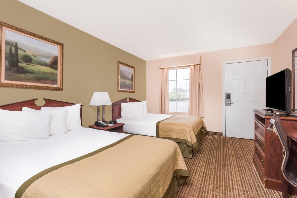 Baymont By Wyndham At Mall Albany